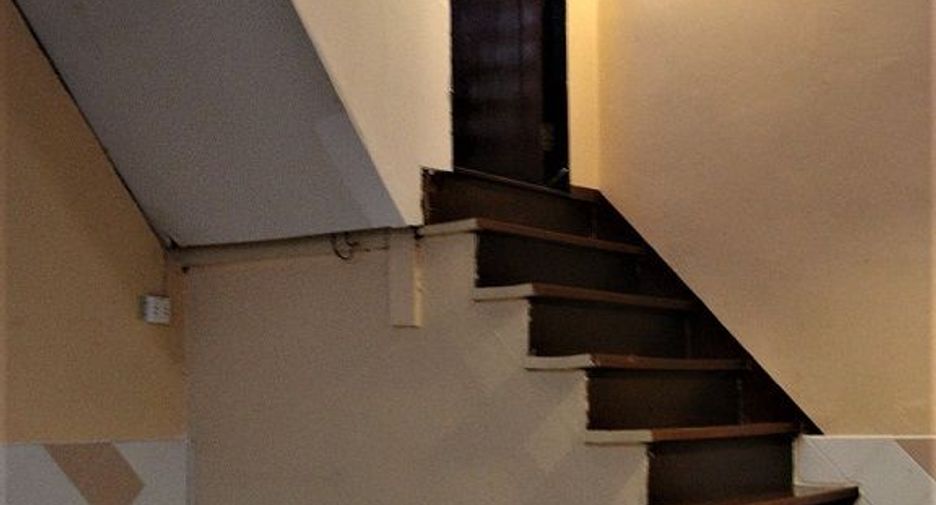 For rent 3 bedrooms retail Space in Phaya Thai, Bangkok