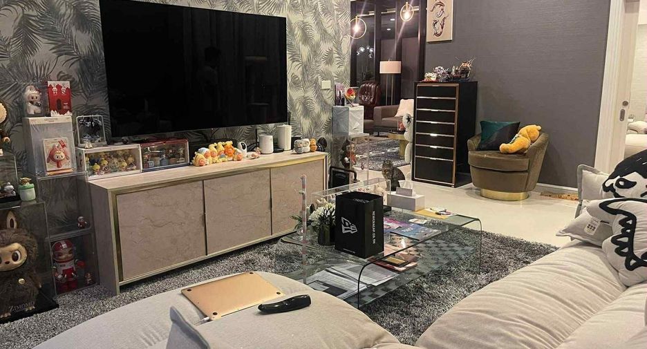 For rent 5 bedrooms house in Saphan Sung, Bangkok