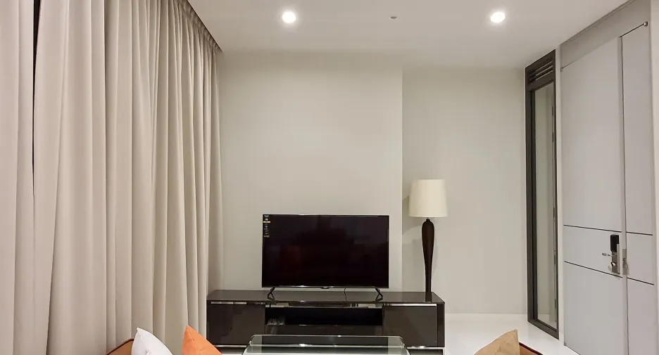For rent 2 bedrooms condo in Khlong Toei, Bangkok