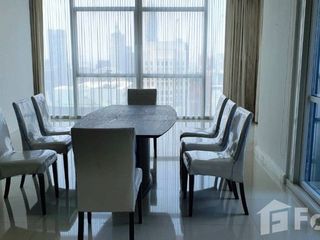 À louer 4 chambres condo à Pathum Wan, Bangkok