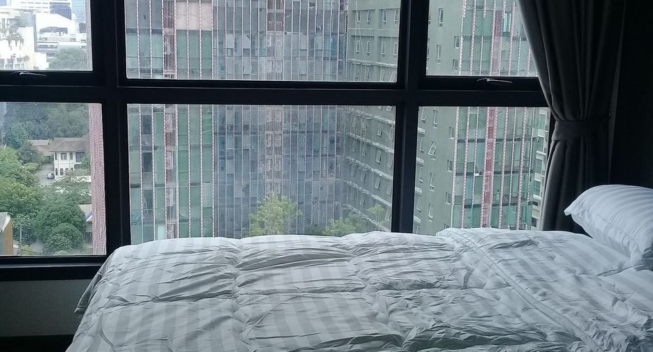 For rent 2 bedrooms condo in Pathum Wan, Bangkok