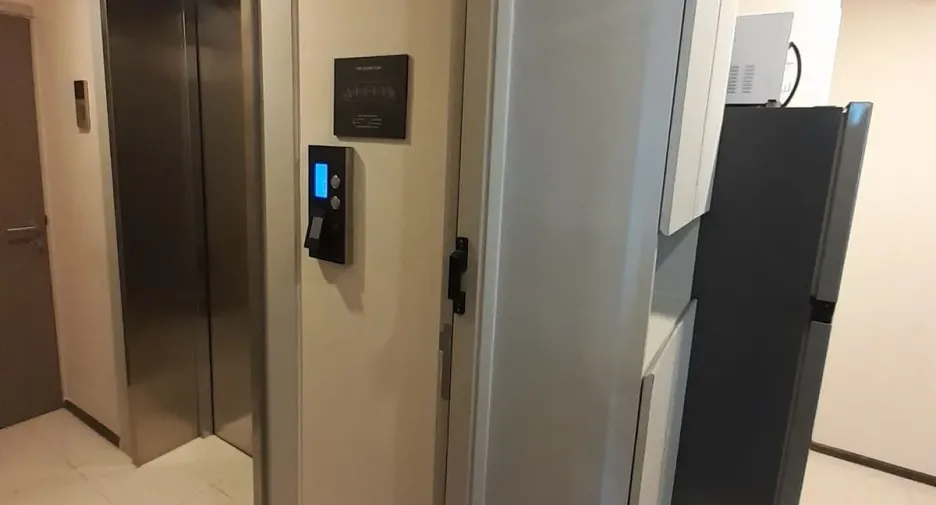 For rent 2 bedrooms condo in Pathum Wan, Bangkok