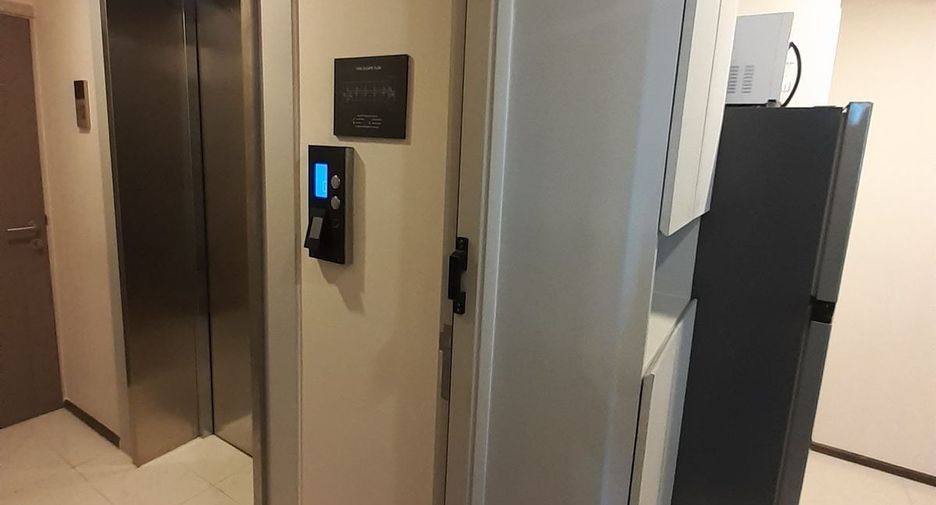 For rent 2 bedrooms condo in Pathum Wan, Bangkok