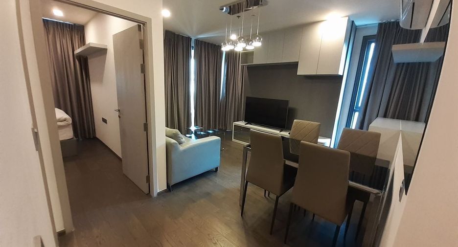 For rent 2 bedrooms condo in Pathum Wan, Bangkok