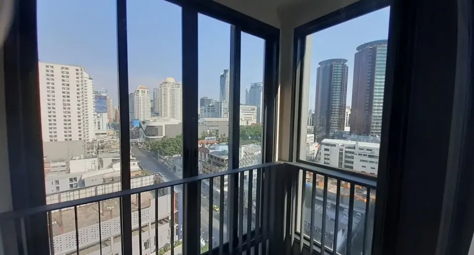 For rent 2 bedrooms condo in Pathum Wan, Bangkok