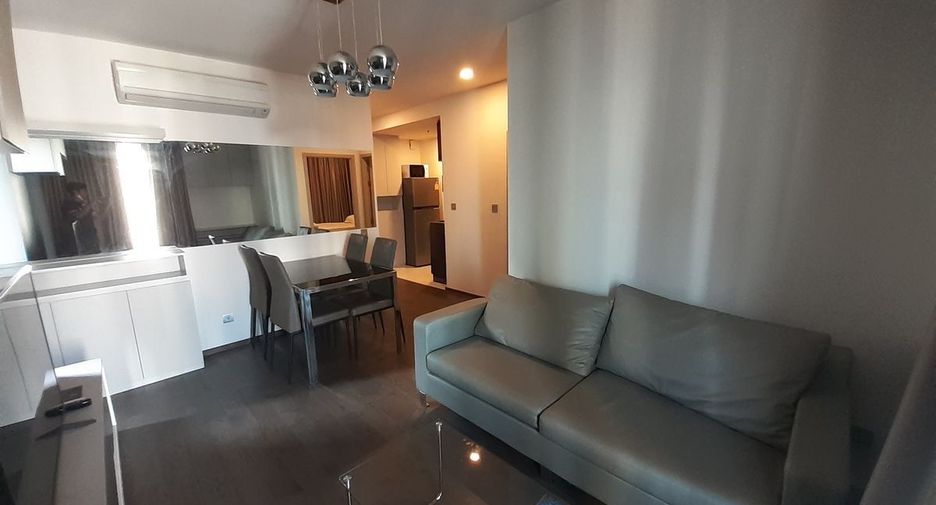 For rent 2 bedrooms condo in Pathum Wan, Bangkok