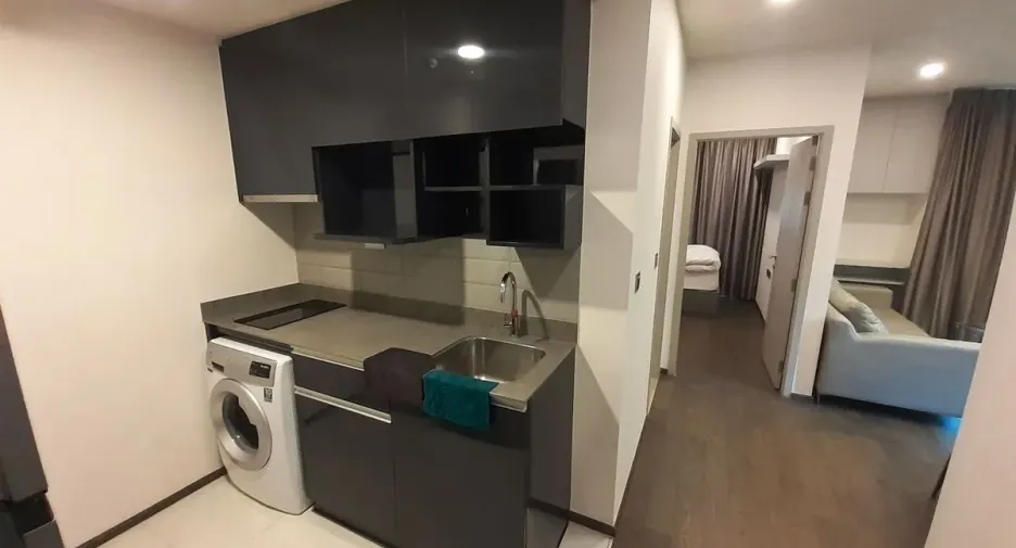 For rent 2 bedrooms condo in Pathum Wan, Bangkok