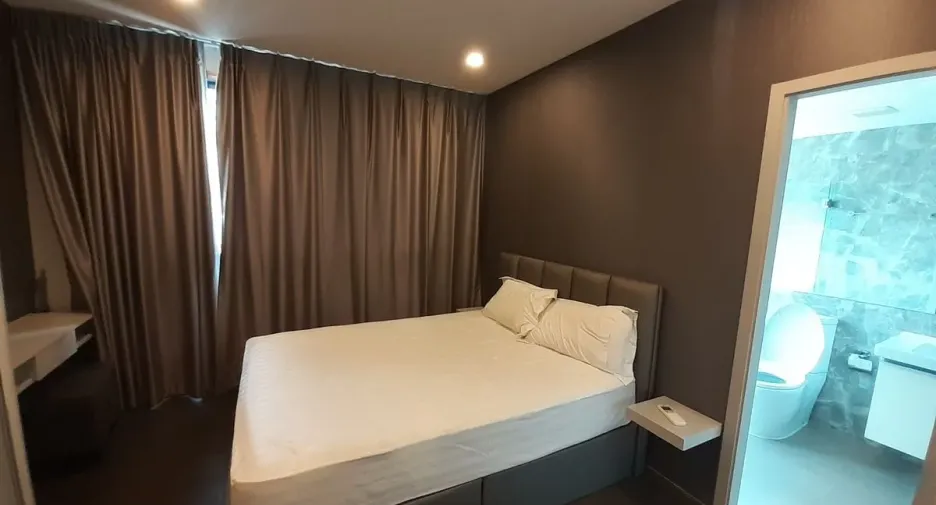 For rent 2 bedrooms condo in Pathum Wan, Bangkok