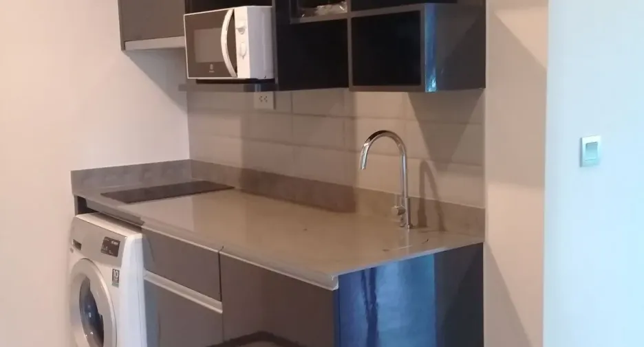 For rent 2 bedrooms condo in Pathum Wan, Bangkok