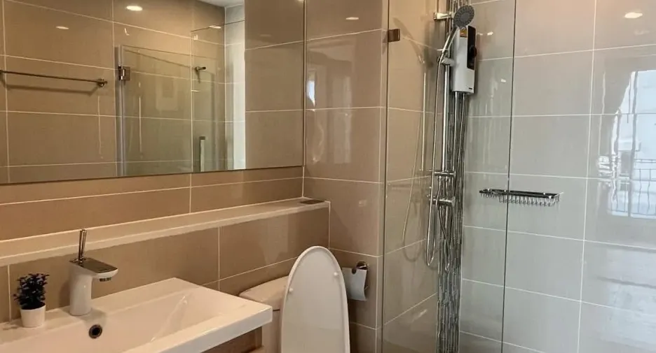 For rent 2 bedrooms condo in Chatuchak, Bangkok