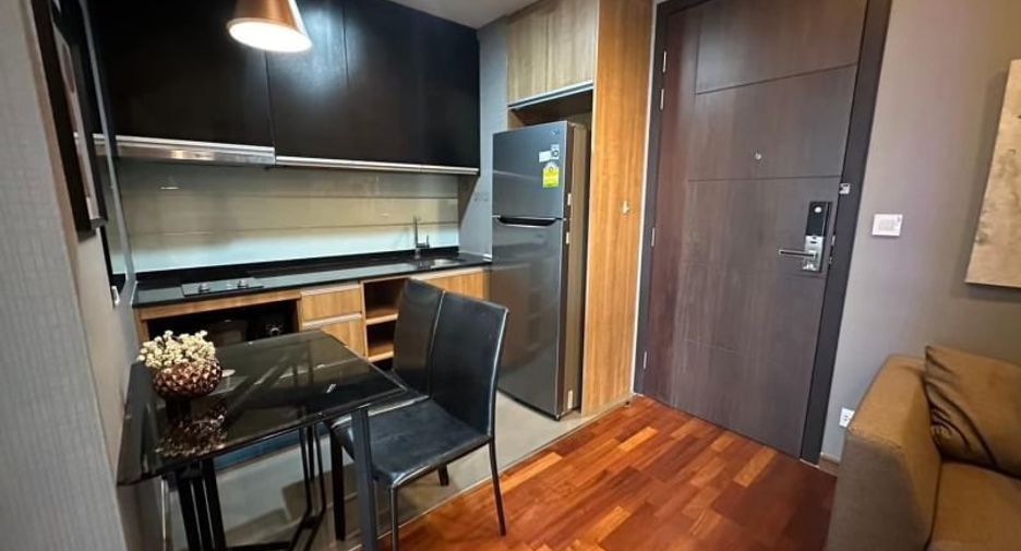 For rent 1 bed condo in Pathum Wan, Bangkok