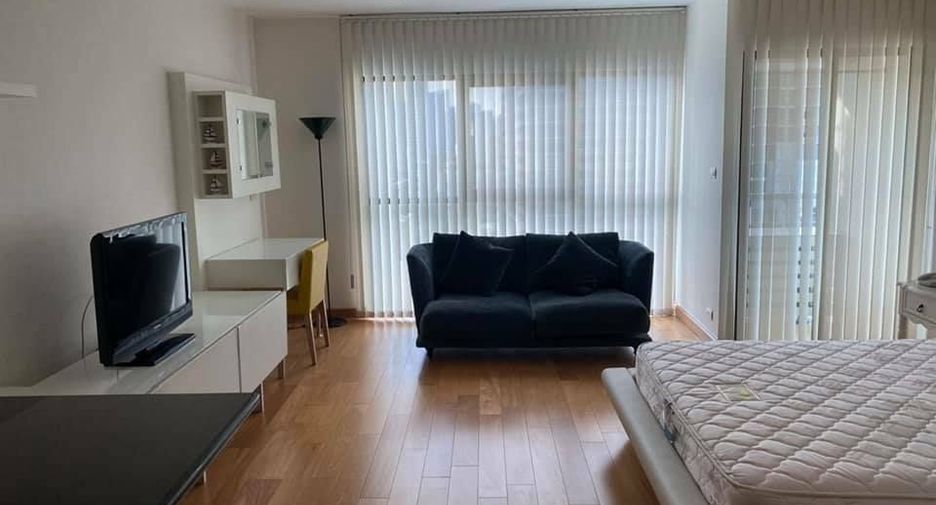 Wohnung zur Miete mit Studio in Sathon, Bangkok