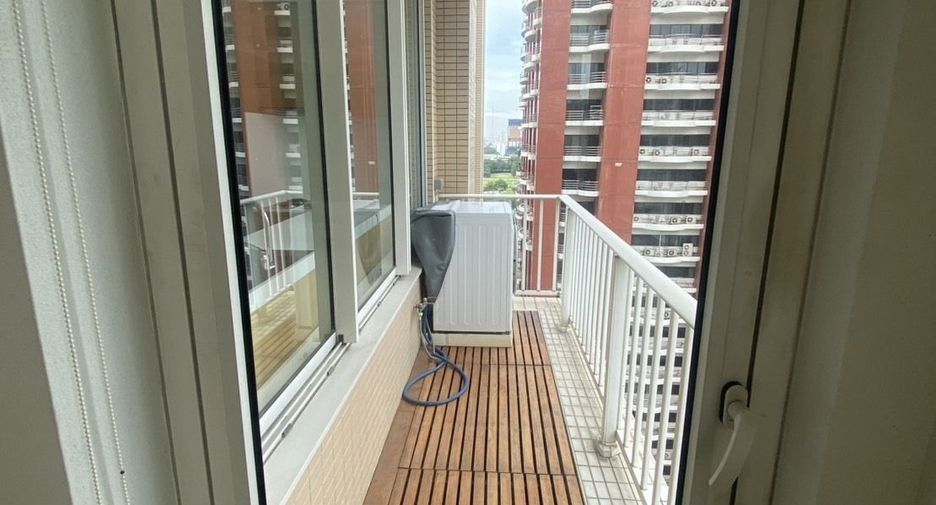 Wohnung zur Miete mit 2 Zimmer in Pathum Wan, Bangkok