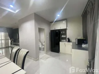 出租 3 卧室 联排别墅 在 Lat Phrao, 曼谷