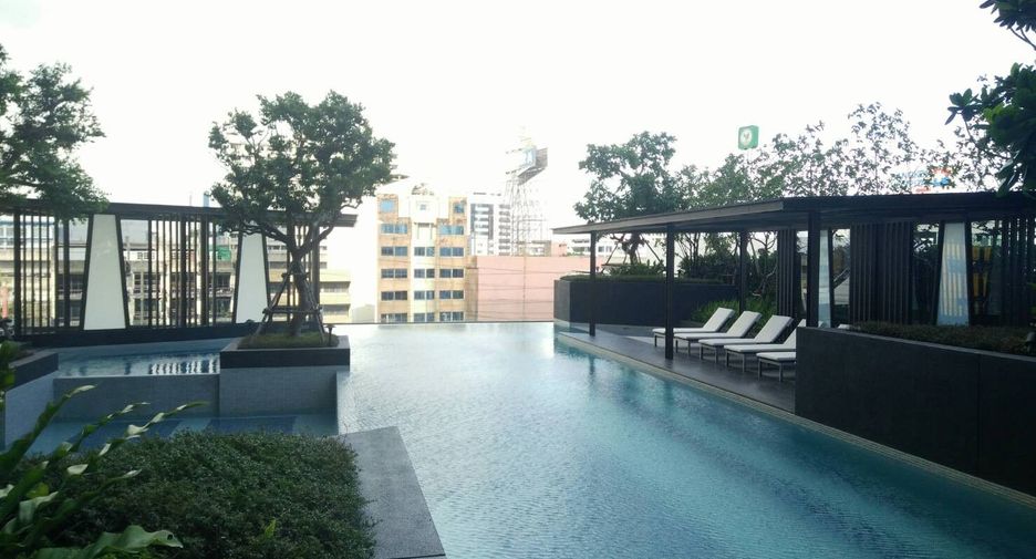 For rent 3 bedrooms condo in Watthana, Bangkok
