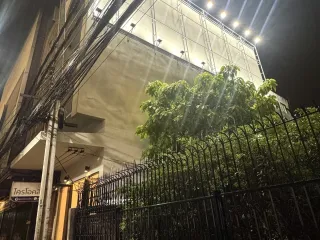 Аренда торговое помещение в Пхра Кханонг, Бангкок