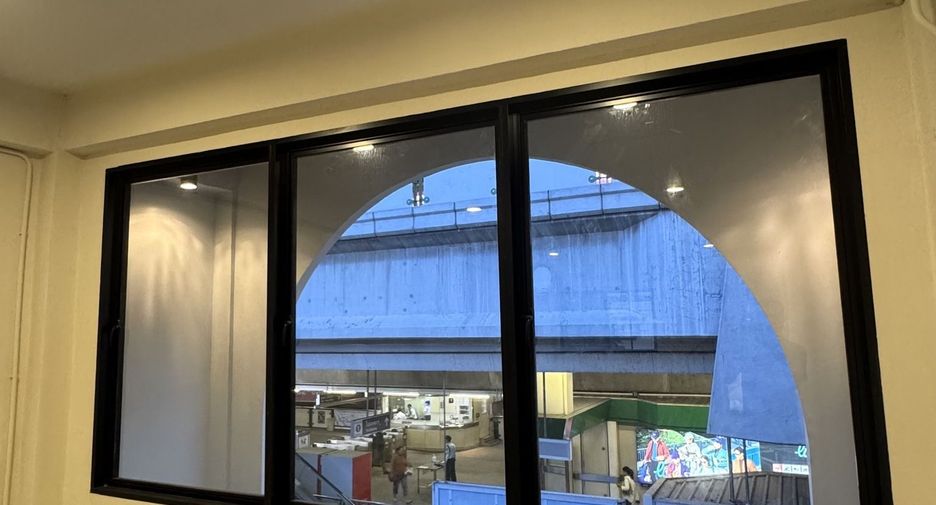 For rent retail Space in Phra Khanong, Bangkok