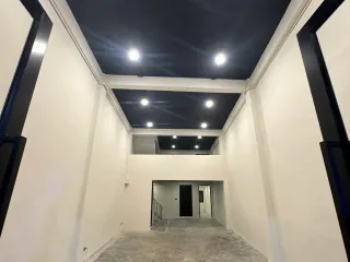 Аренда торговое помещение в Пхра Кханонг, Бангкок