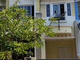 For Rent 3 Bedroom Townhouse In Saphan Sung, Bangkok