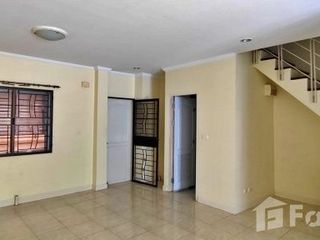 Reihenhaus zur Miete mit 3 Zimmer in Saphan Sung, Bangkok