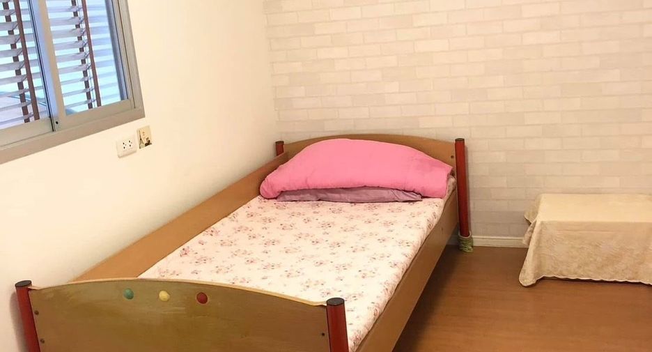 For rent 2 bedrooms condo in Lat Krabang, Bangkok