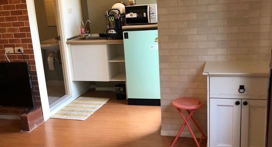 For rent 2 bedrooms condo in Lat Krabang, Bangkok