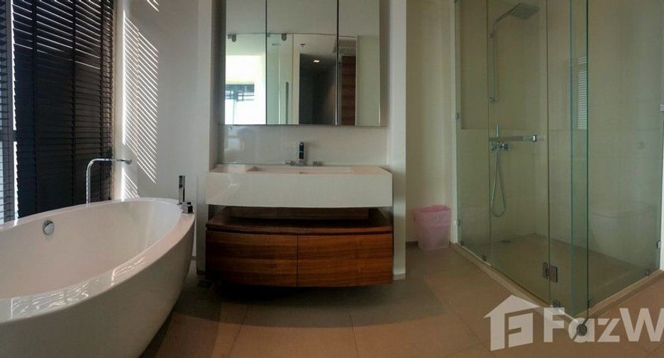 Condo en alquiler de 3 habitaciones en Sathon, Bangkok