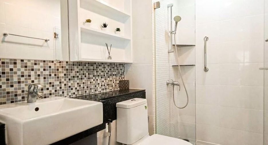 For rent 1 bed condo in Khlong Toei, Bangkok