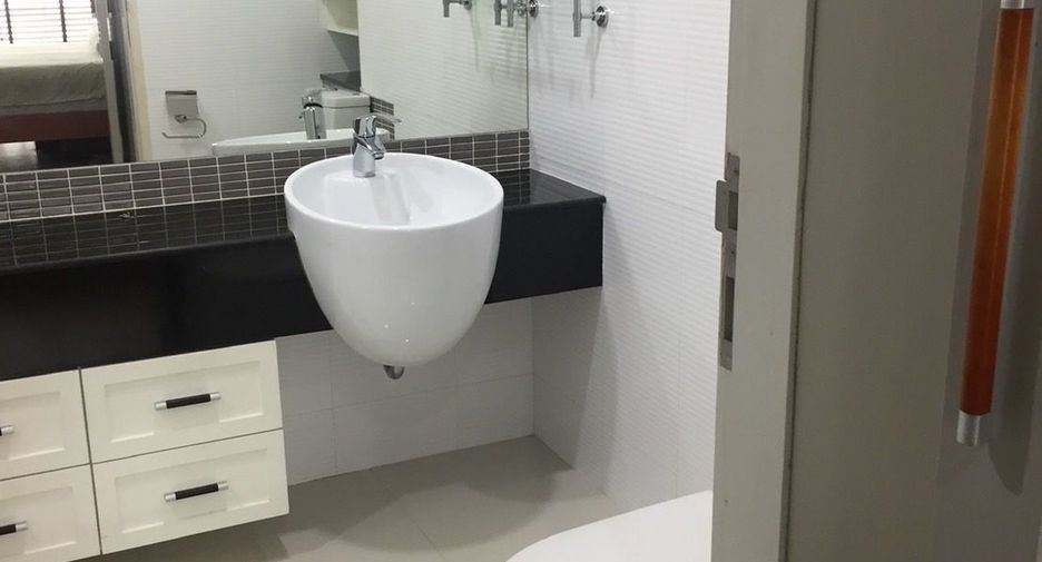 For rent 1 Beds condo in Bang Kapi, Bangkok