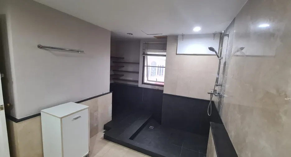 Condo en alquiler de 2 habitaciones en Sathon, Bangkok