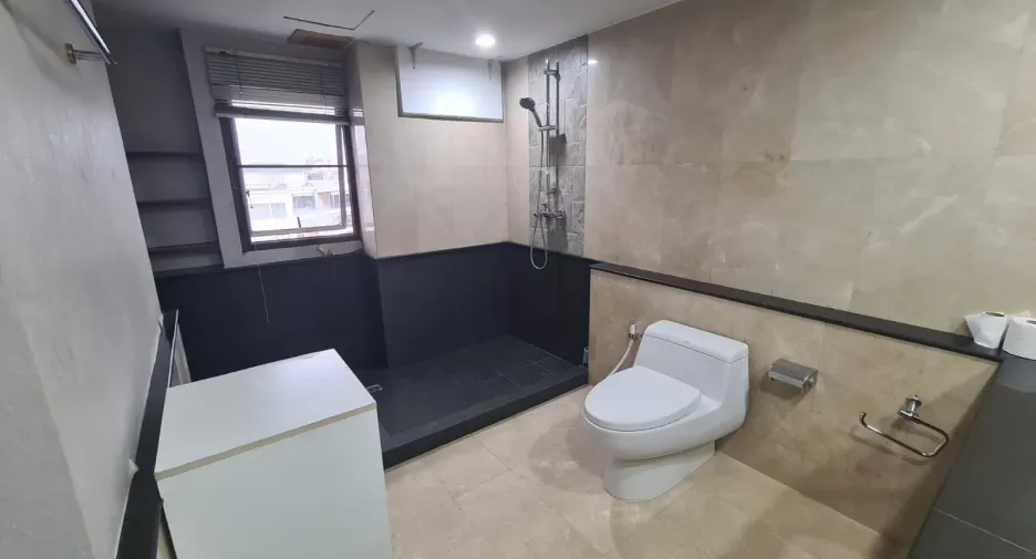 Condo en alquiler de 2 habitaciones en Sathon, Bangkok