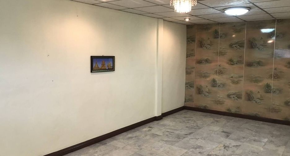 Reihenhaus zur Miete mit 4 Zimmer in Bang Na, Bangkok
