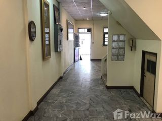 Casa adosada en alquiler de 4 habitaciones en Bang Na, Bangkok