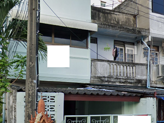 For rent 4 bedrooms townhouse in Bang Na, Bangkok