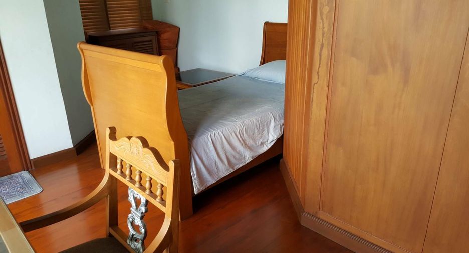 For rent 2 bedrooms house in Khlong Toei, Bangkok