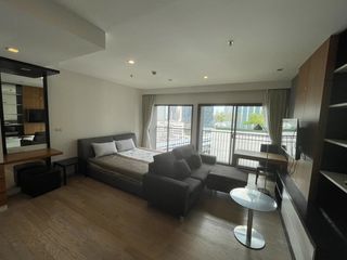Wohnung zur Miete mit Studio in Khlong Toei, Bangkok