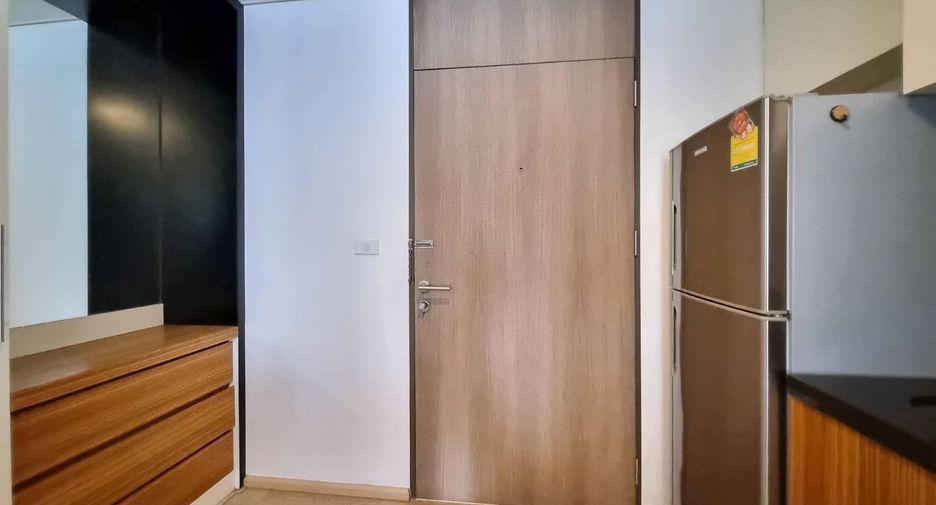 For rent studio condo in Khlong Toei, Bangkok