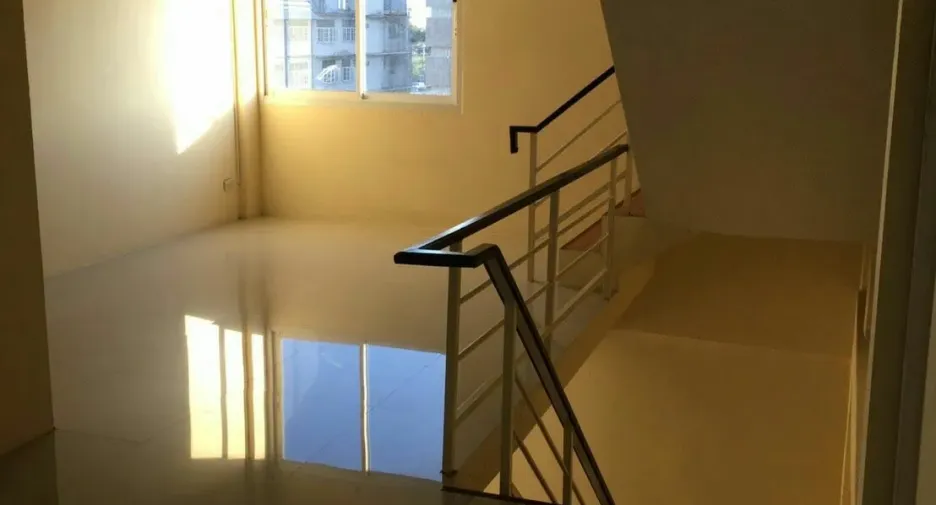 For rent 4 bedrooms townhouse in Bang Na, Bangkok
