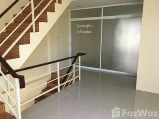 For rent 4 bedrooms townhouse in Bang Na, Bangkok