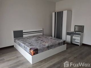 For rent 4 bedrooms townhouse in Saphan Sung, Bangkok
