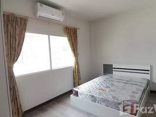 For rent 4 bedrooms townhouse in Saphan Sung, Bangkok