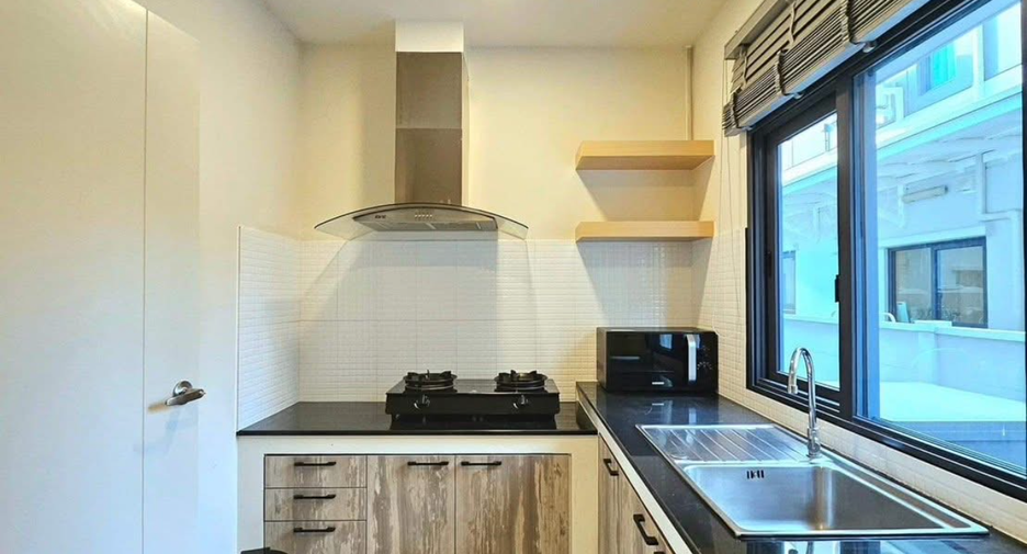 Casa en alquiler de 4 habitaciones en Bang Phli, Samut Prakan