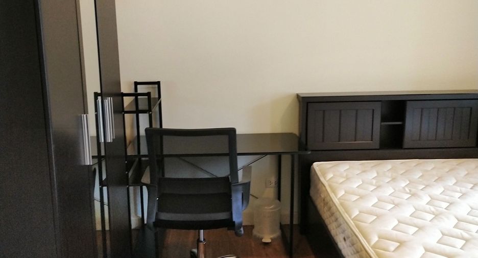 For rent 3 bedrooms townhouse in Prawet, Bangkok