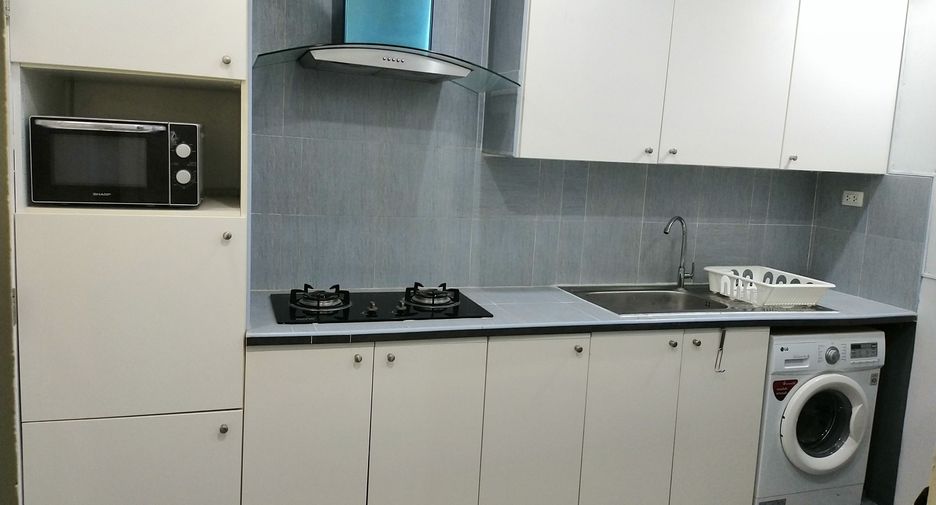 For rent 3 bedrooms townhouse in Prawet, Bangkok