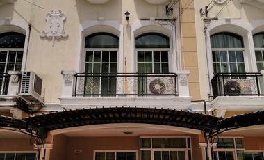 For rent 3 bedrooms townhouse in Prawet, Bangkok