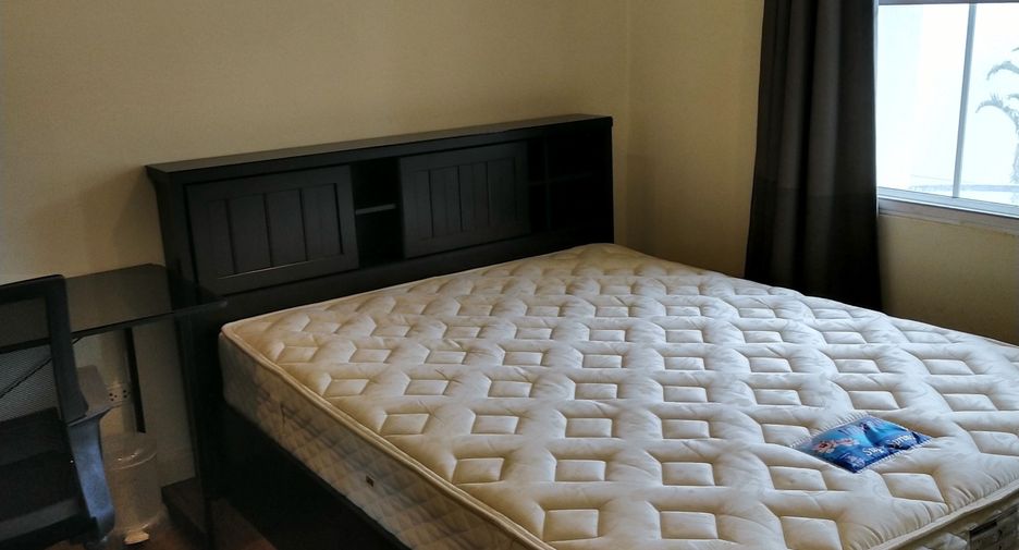 For rent 3 bedrooms townhouse in Prawet, Bangkok