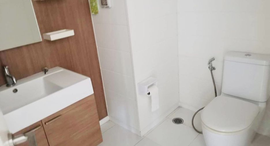Condo en alquiler de 2 habitaciones en Khlong San, Bangkok