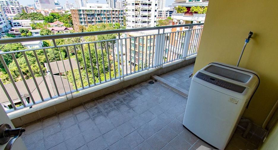For rent 3 bedrooms condo in Watthana, Bangkok
