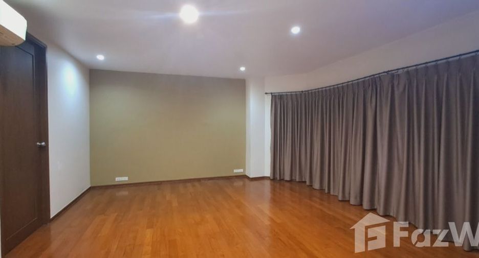 Reihenhaus zur Miete mit 4 Zimmer in Watthana, Bangkok