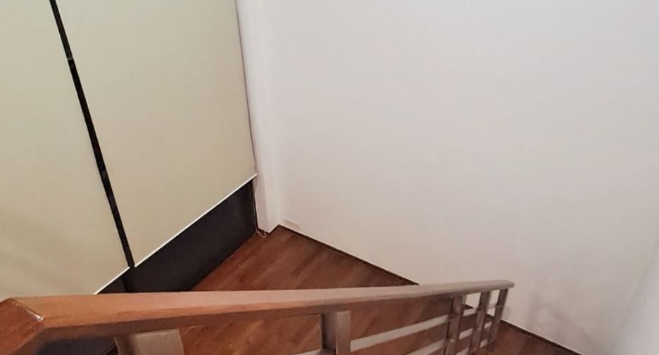 Reihenhaus zur Miete mit 4 Zimmer in Watthana, Bangkok
